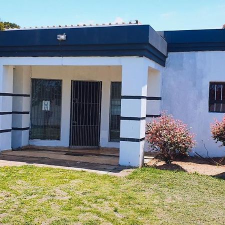 Sweet Home39 Guest House Summerstrand Port Elizabeth Kültér fotó